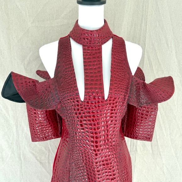Designer J Loren Collection Off the Shoulder Red Croc Dress Size S - Picture 2 of 9